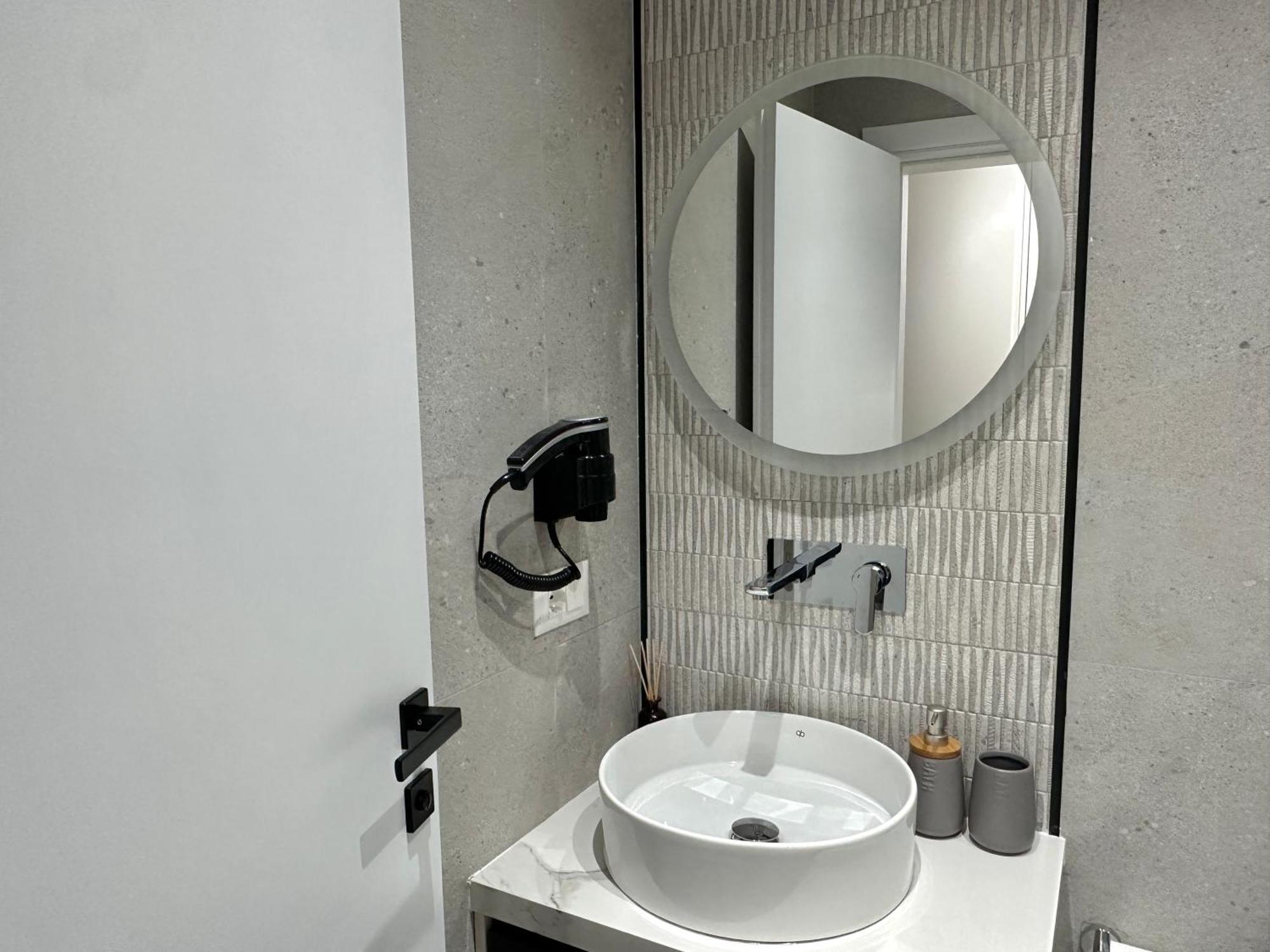 Luxurious Studio-Apartment ดูร์เรส ภายนอก รูปภาพ